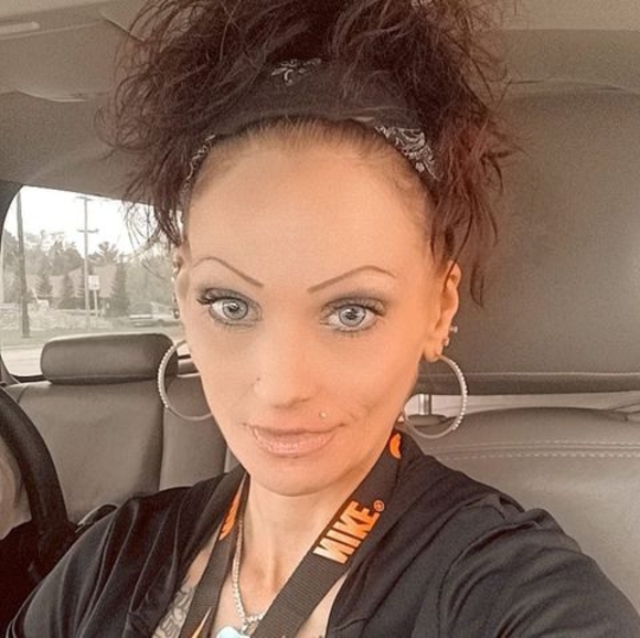 Meet your Posher, Heather - Picture 1 of 1